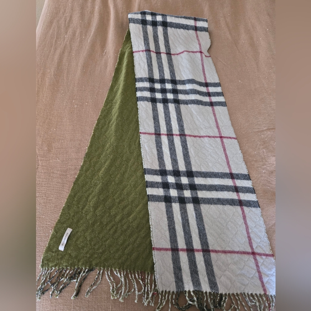 Burberry scarf - Picture 2 of 4